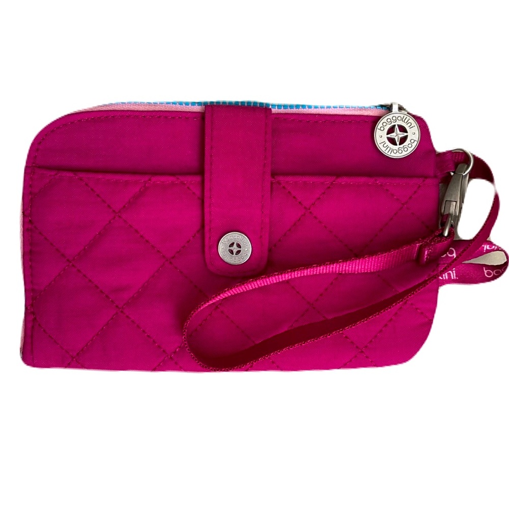 Baggallini Fuchsia Quilted Wristlet